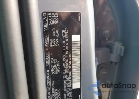 2024 Volvo Xc60 Plus из США, поврежденный, VIN YV4L12RL6R1757704